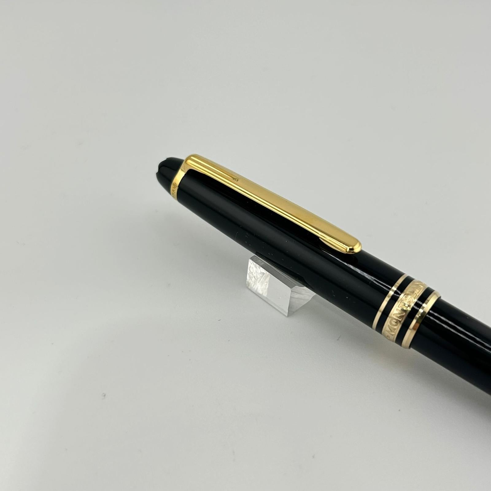 Montblanc Ball Pen 164 Black gold trim