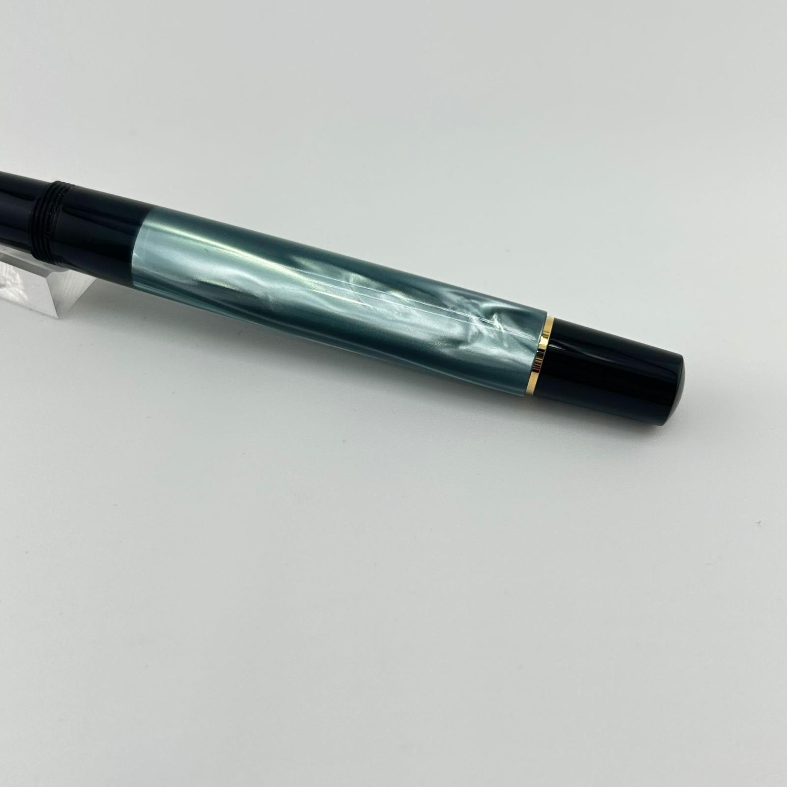 Pelikan M200 Black cap grey barrel - Fountain Pen