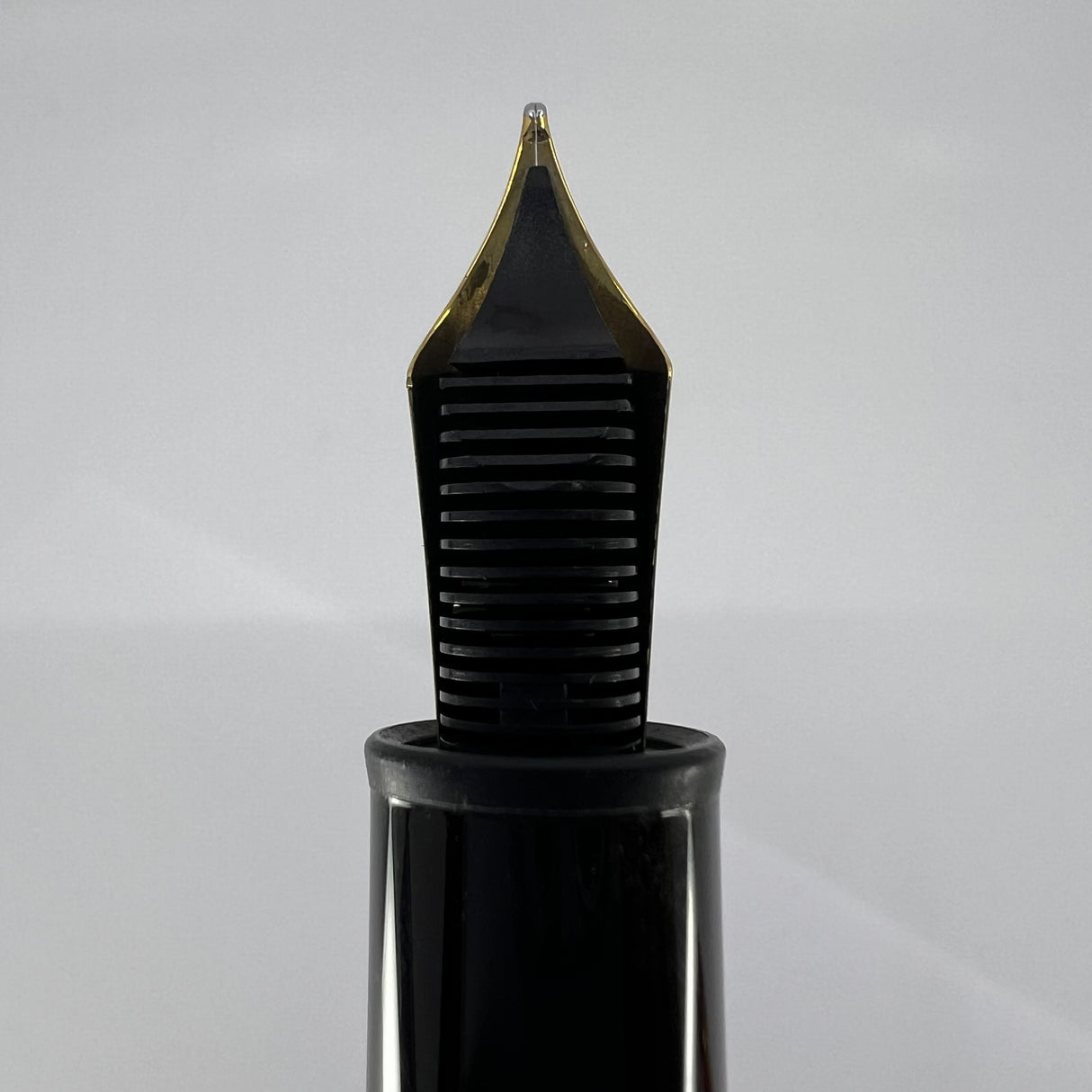 Montblanc Johann Sebastian Bach Donation Limited Edition Fountain Pen - Medium 18kt Gold Nib