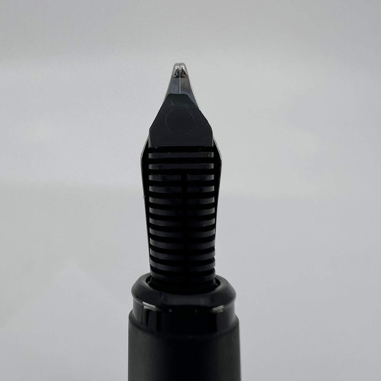 Porsche Design Slim Line Metal Fountain Pen - Broad 18kt Gold Nib