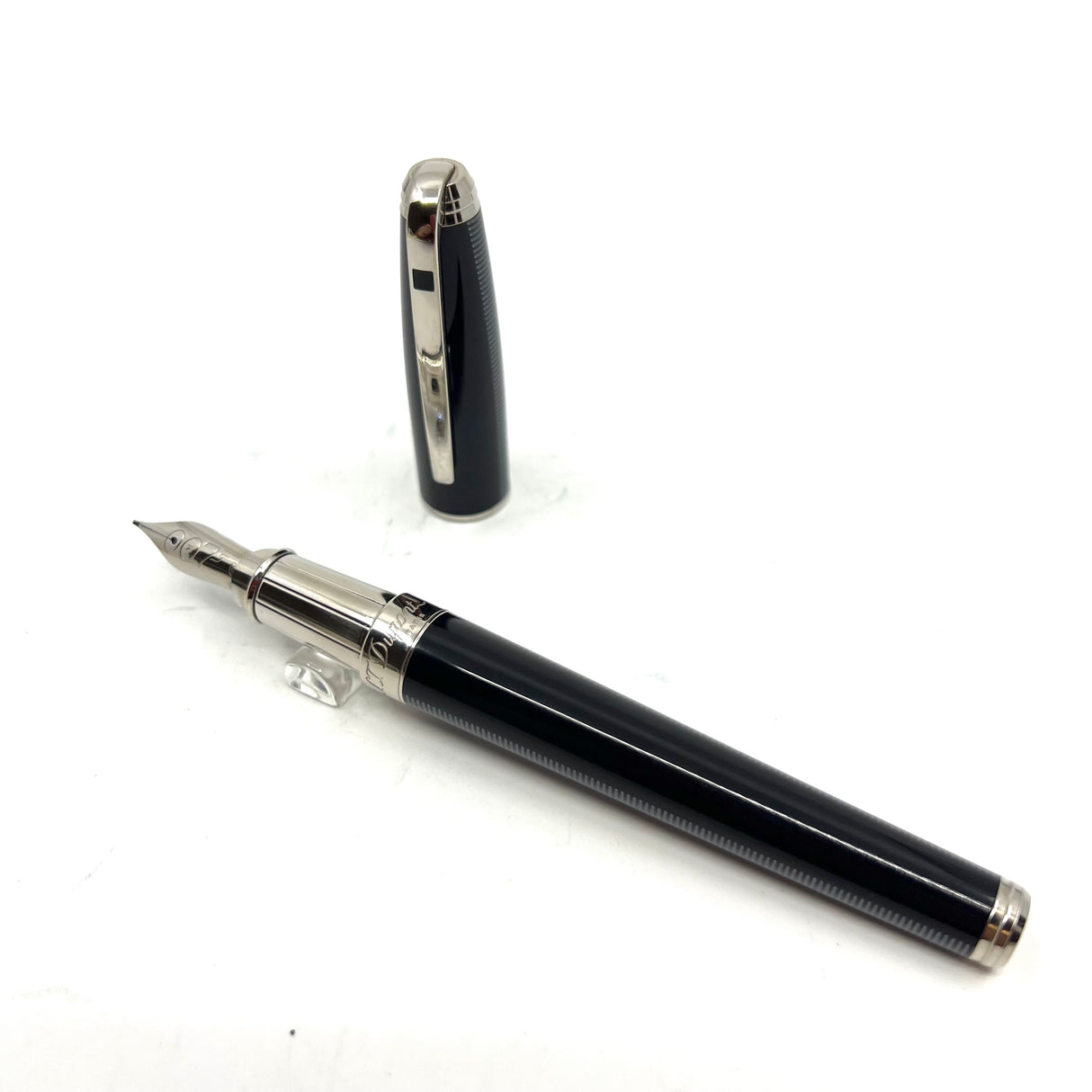 S. T. Dupont James Bond 007 Casino Royale Oversized Orpheo Limited Edition Fountain Pen (2007)