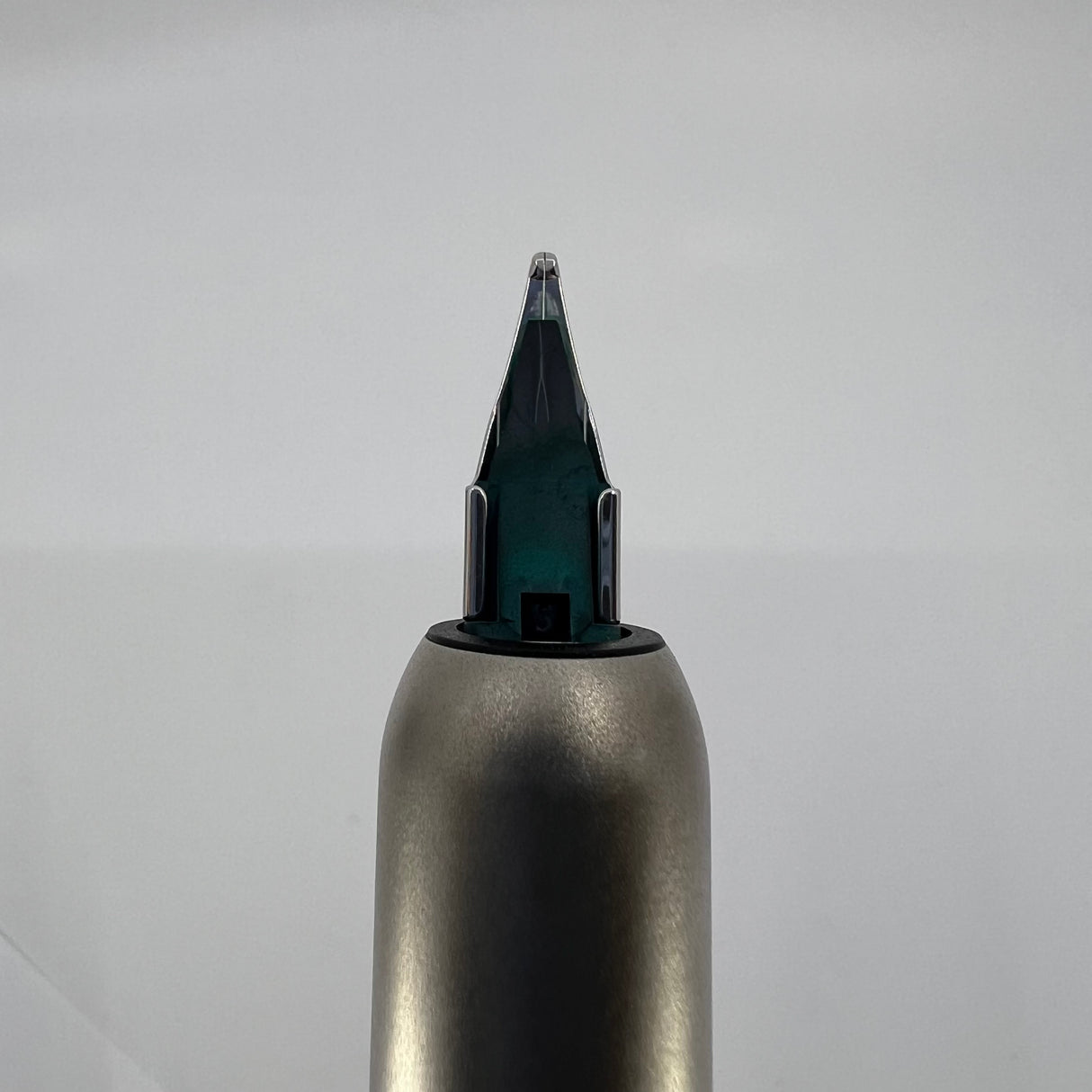 Lamy Dialog 3 Retractable Nib Fountain Pen - Broad 14kt Gold Nib