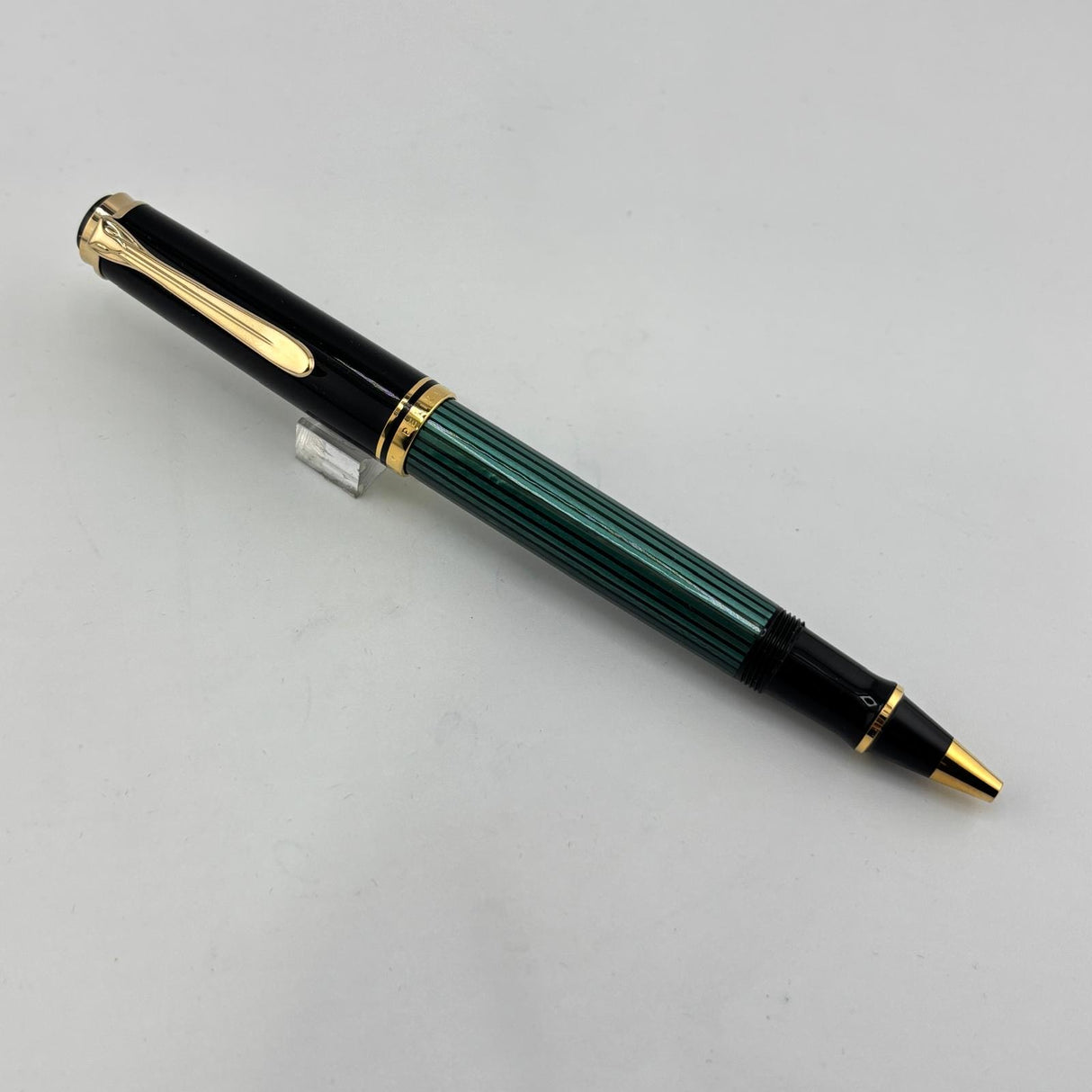 Pelikan Souveran R400 Green stripped - Rollerball Pen