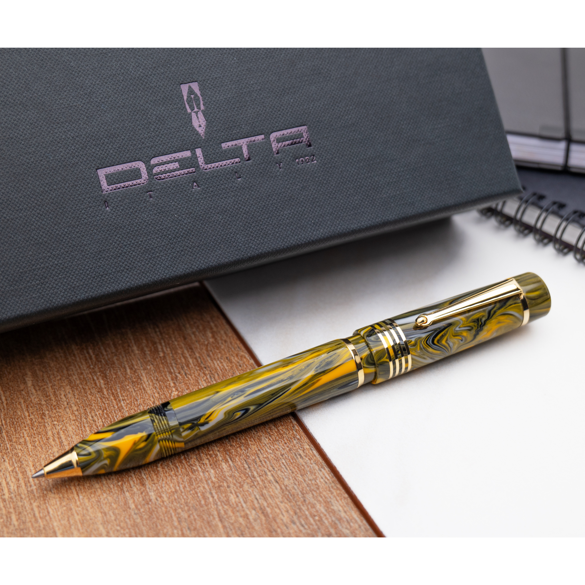 Delta Neo Gallery Marigold Gold Trim Pencil