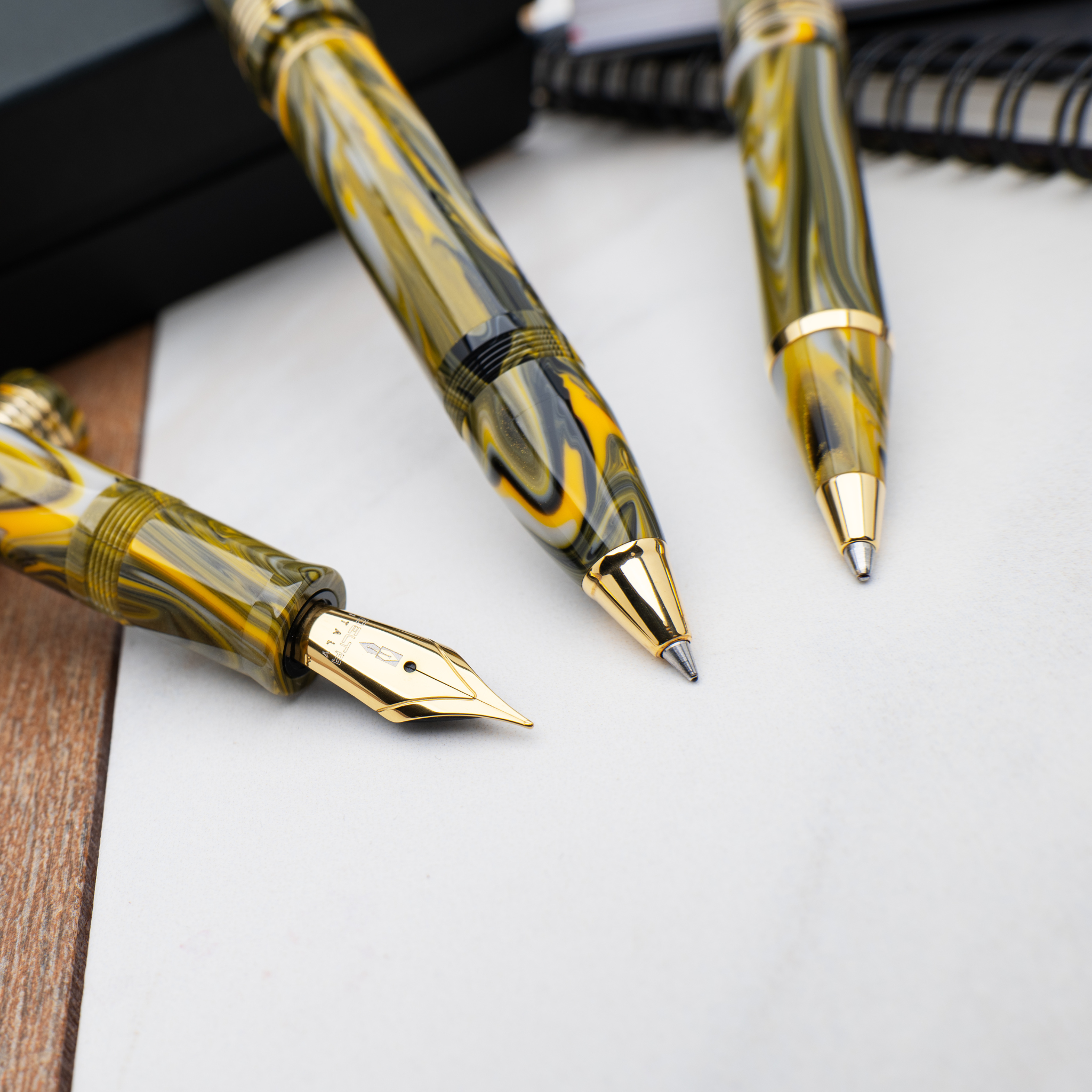 Delta Neo Gallery Marigold Gold Trim Pencil