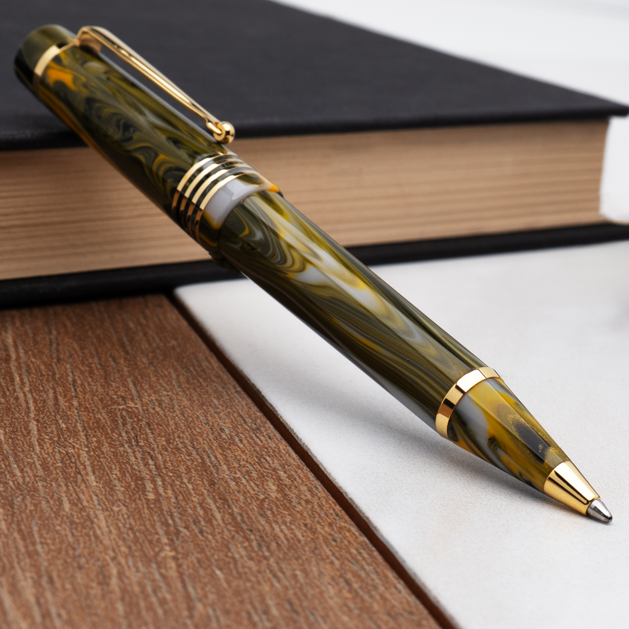 Delta Neo Gallery Marigold Gold Trim Pencil