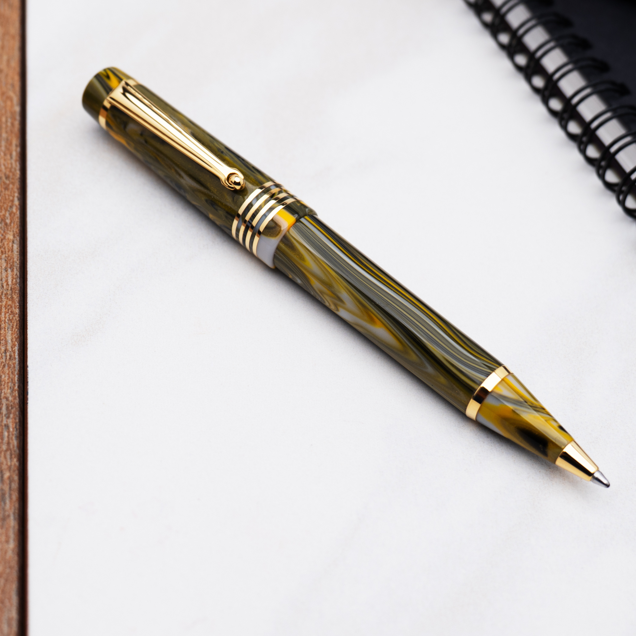 Delta Neo Gallery Marigold Gold Trim Pencil