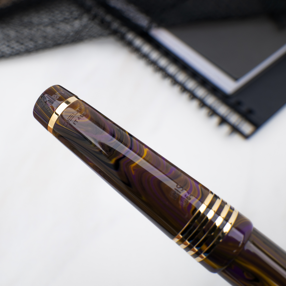 Delta Neo Gallery Iris Gold Trim Pencil