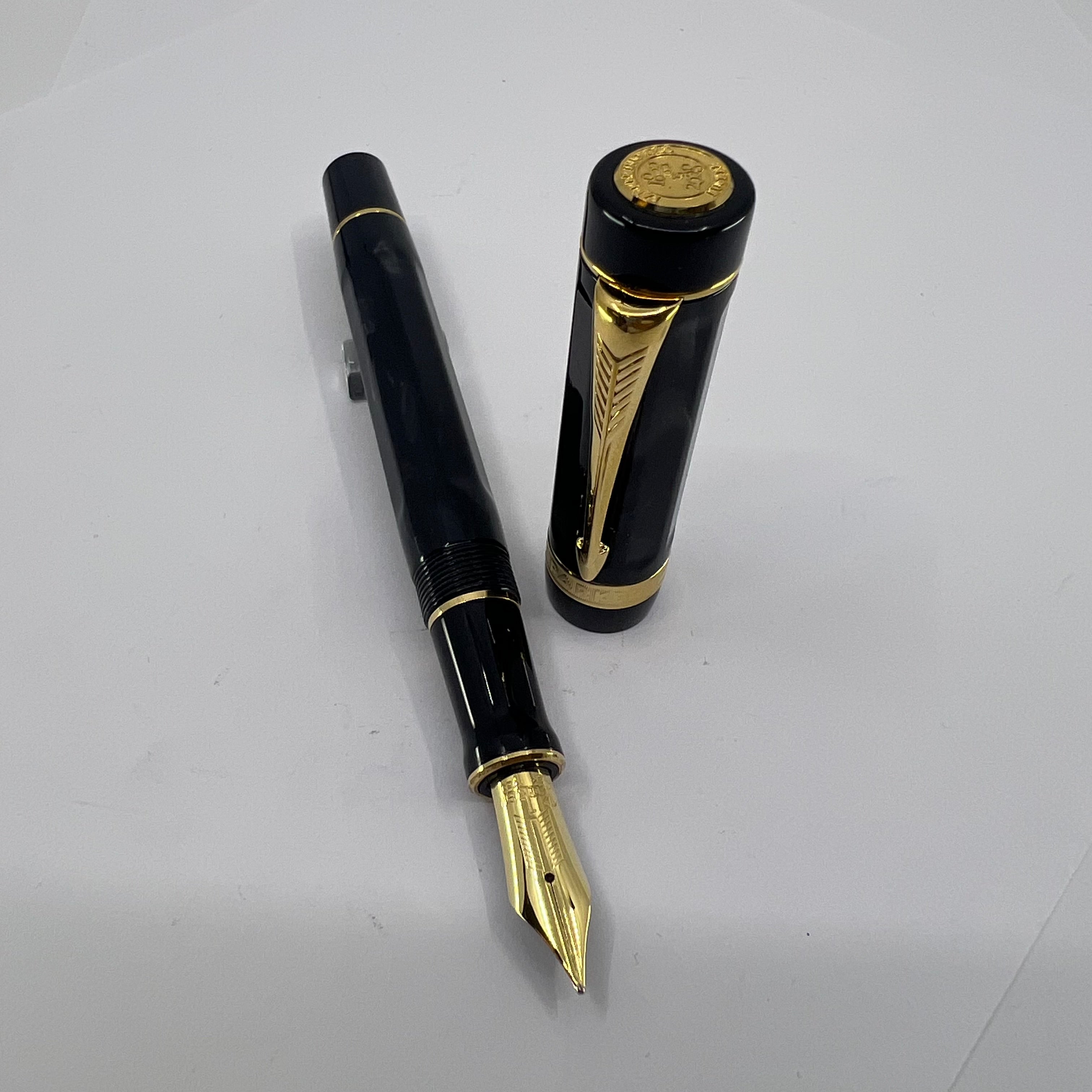 Parker Lucky 8 Duofold Limited Edition Fountain Pen  - Medium 18kt Gold  Nib