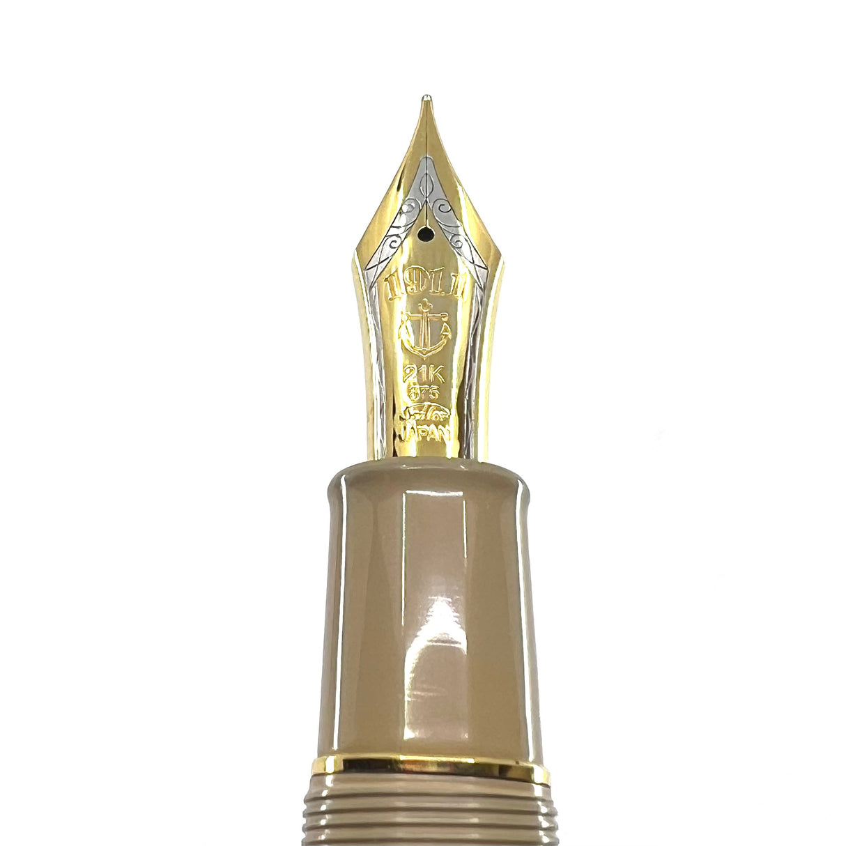 Sailor King Of Pens - Ivory Urushi Ebonite Fountain Pen - Medium 21kt Gold Nib