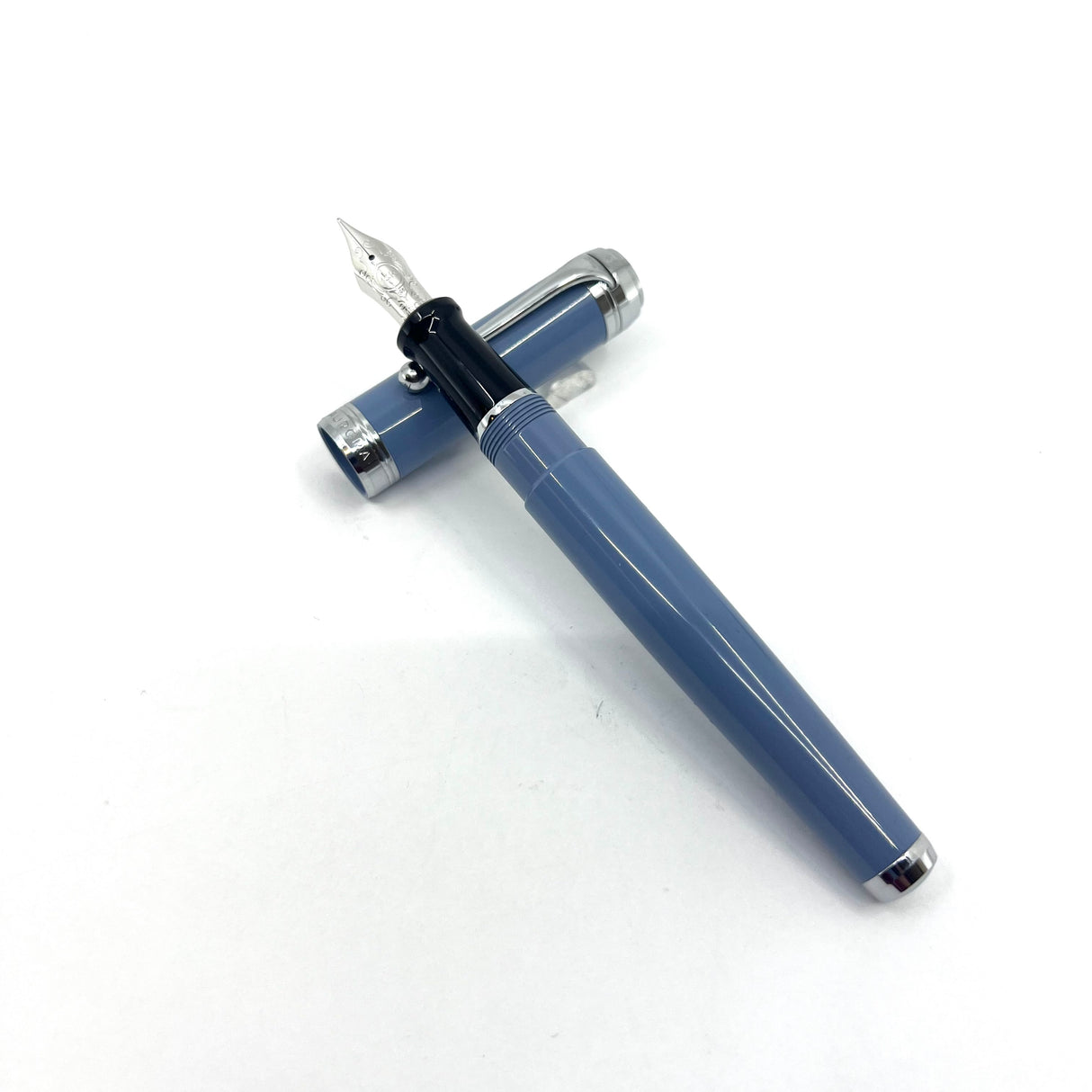 Aurora Celestial Blue Talentum Fountain Pen - Medium 14kt Gold Nib