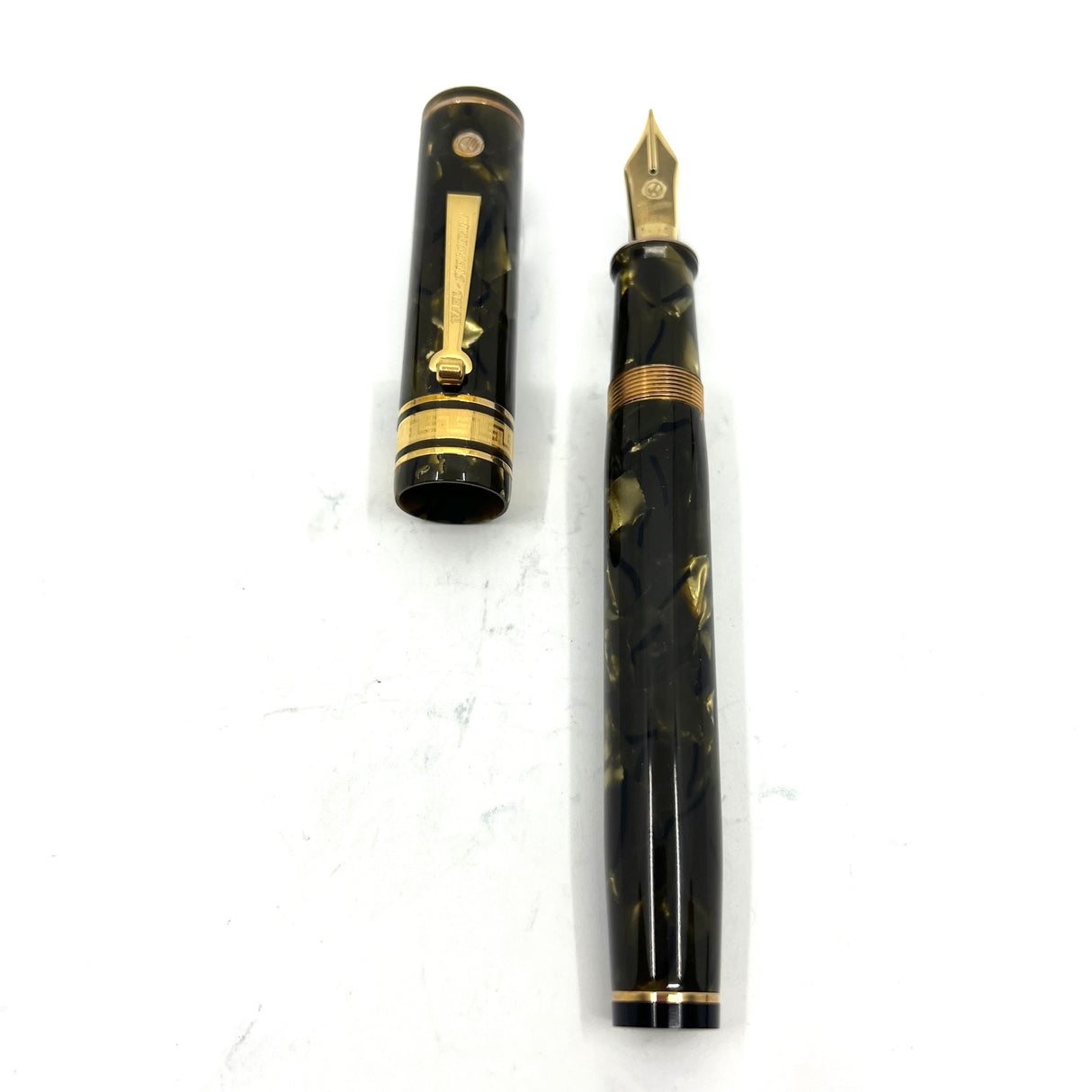 Wahl-Eversharp Oversized Decoband in Omas "Saft Green" Celluloid Fountain Pen