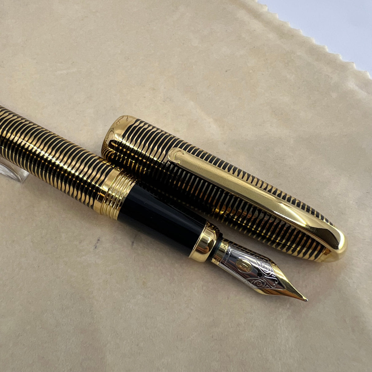 Cartier Python Limited Edition Fountain Pen - Fine 18kt Gold Nib