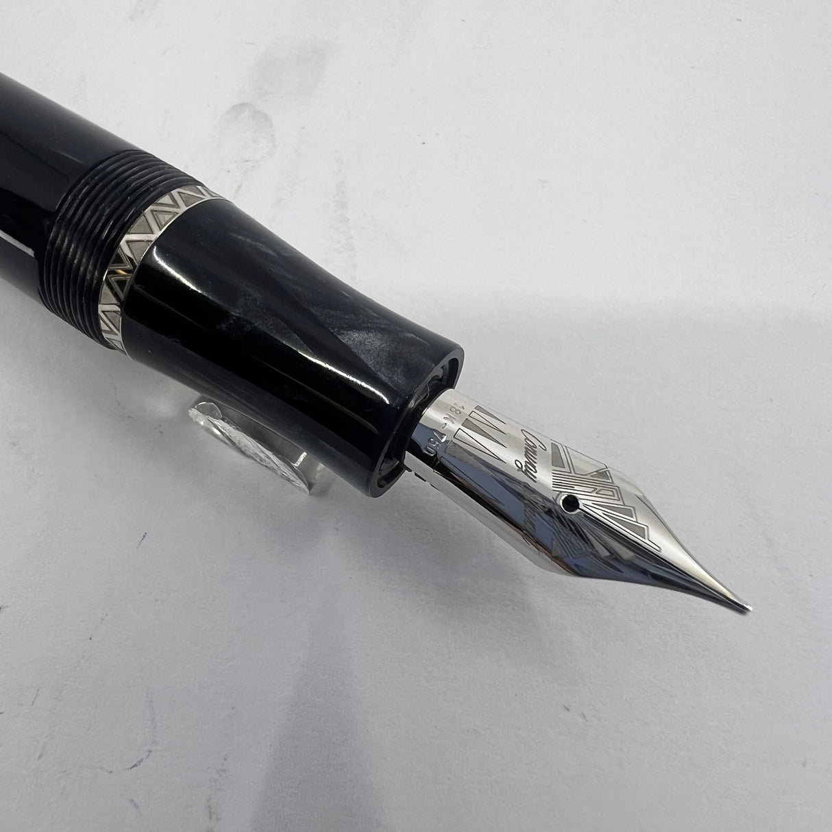 Conway Stewart Churchill "Sir Winston" London Smoke Gray Celluloid Fountain Pen Limited Edition - Flexible Fine 18kt Gold Nib