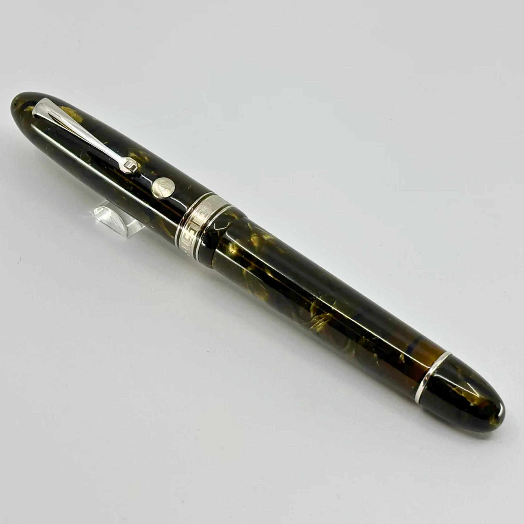 ASC (Armando Simoni Club) Ogiva Oversized Extra Green Saft Celluloid Limited Edition Fountain Pen - Medium Magic Flex #8 Size 14kt Gold Nib