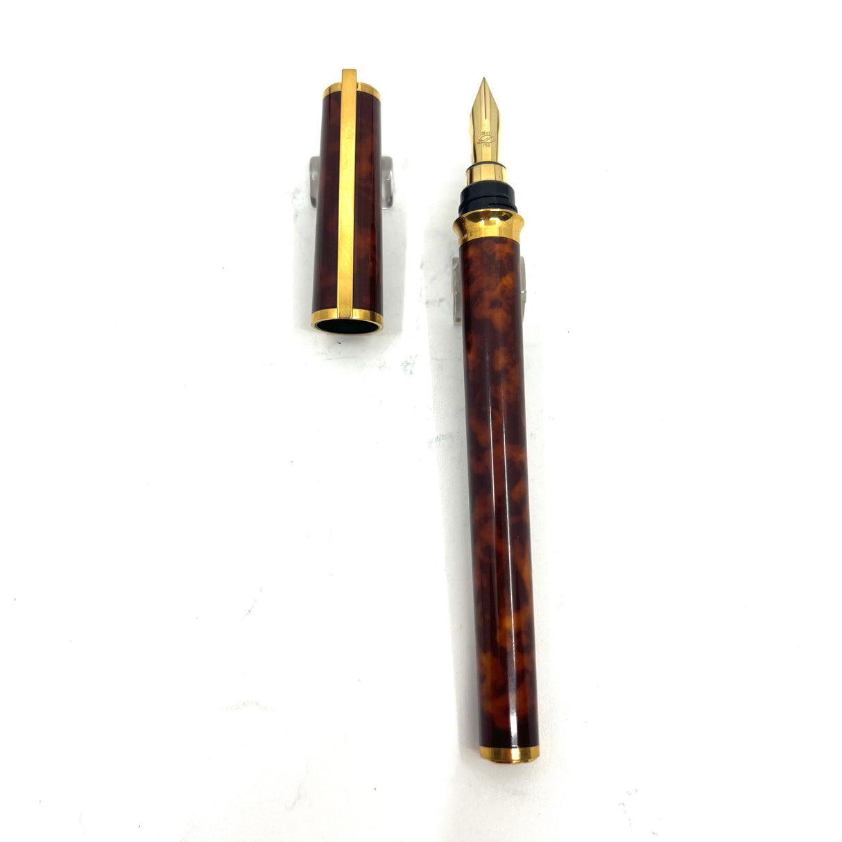 S. T. Dupont Mid-Size Montparnasse Tortoiseshell Laque de Chine Fountain Pen