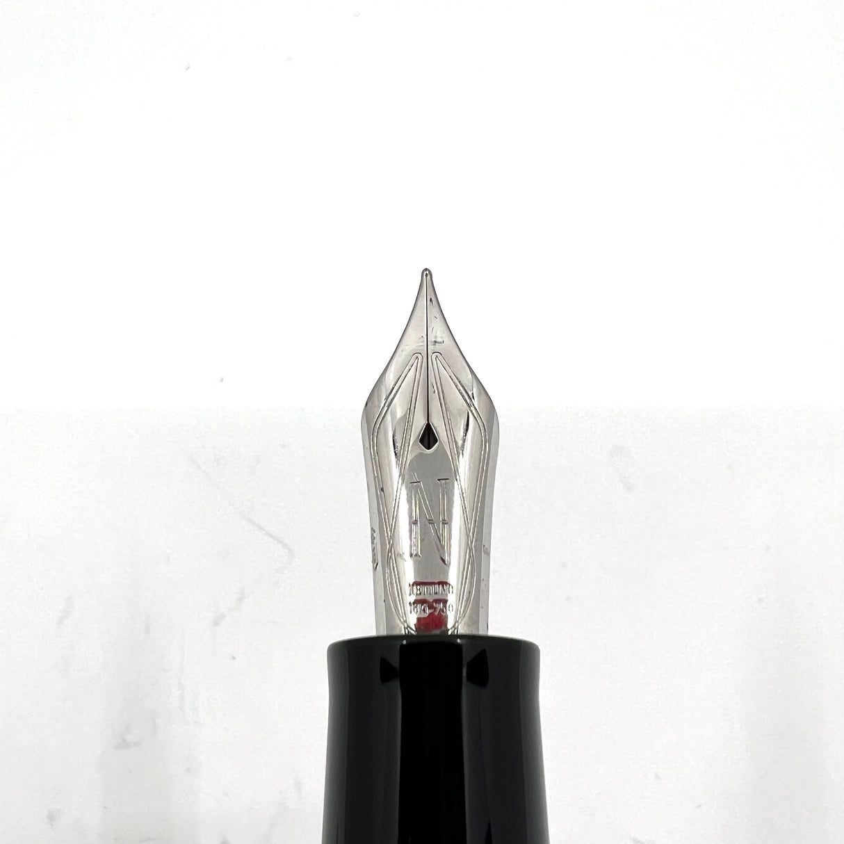 Nettuno (Italy) Pearl & Black Fountain Pen