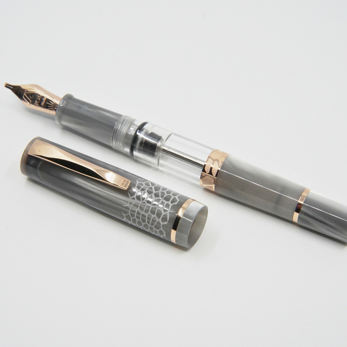 Gioia Luminosa Gray Fountain Pen