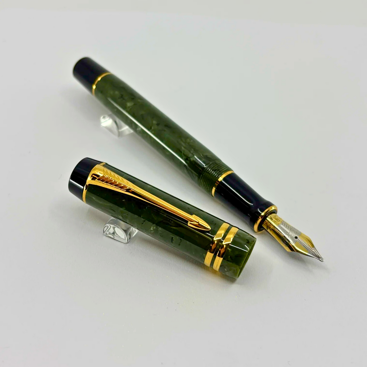 Parker Centennial (Largest Size) Duofold Jade Marble (Grayish Green) Fountain Pen - Broad 18kt Gold Nib