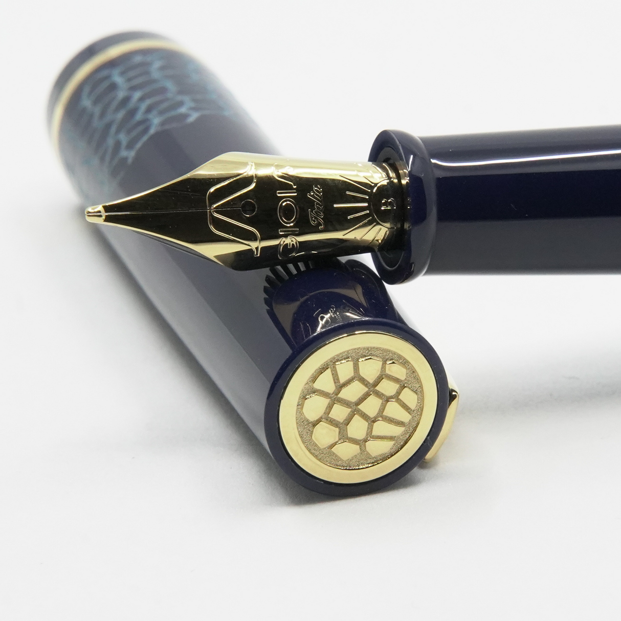 Gioia Luminosa Deep Blue Fountain Pen