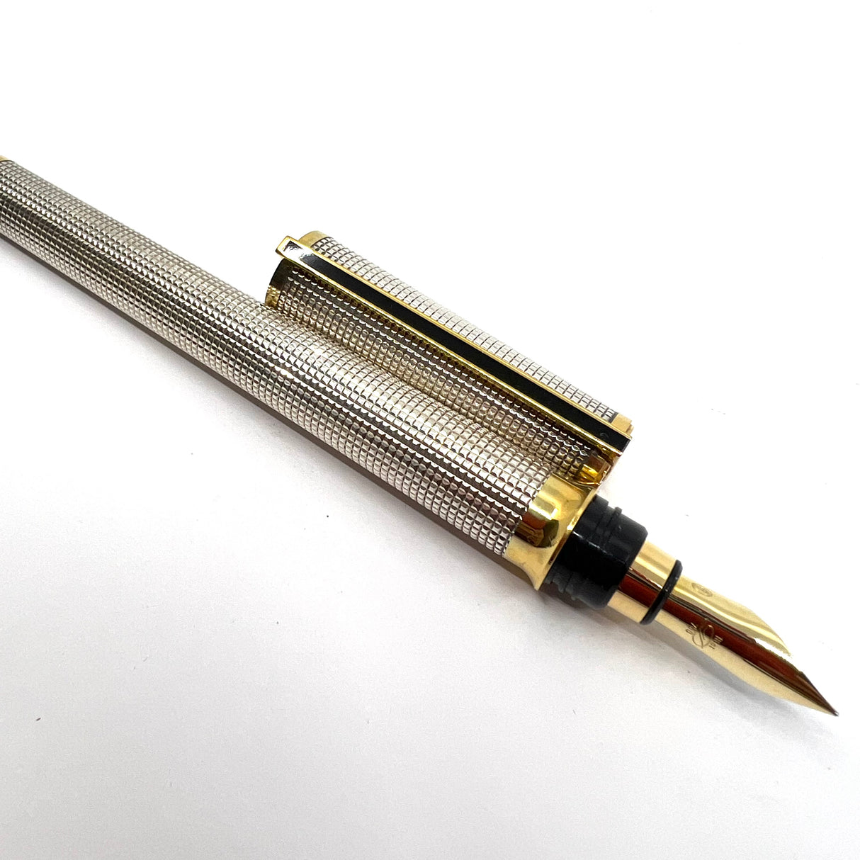 S. T. Dupont Silver Montparnasse Mid-Sized Fountain Pen