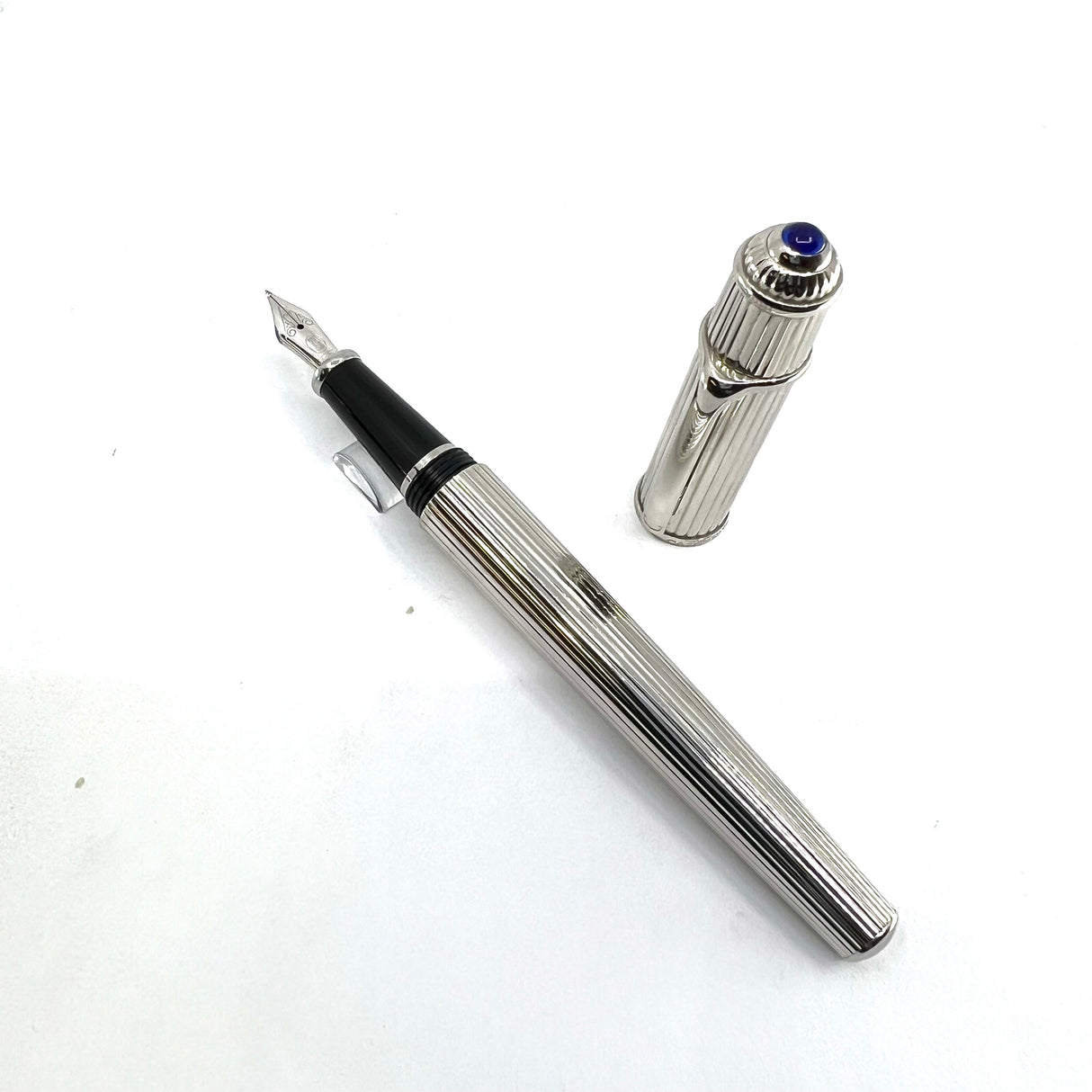 Cartier Diabolo Platinum Plated Fountain Pen - Medium 18kt Gold Nib