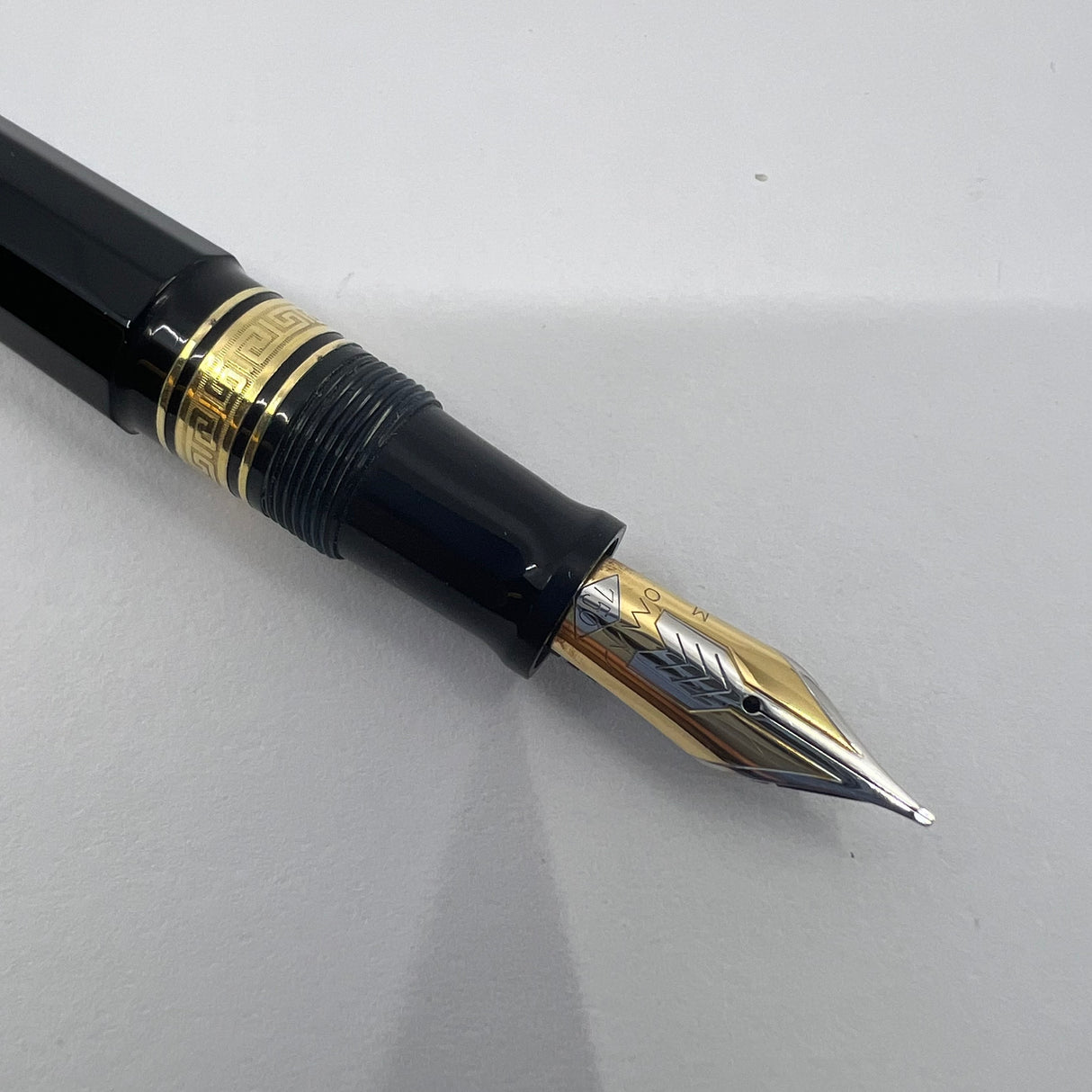 OMAS Senior Paragon Extra Black Resin Fountain Pen - Flexible Medium 18kt Gold Nib
