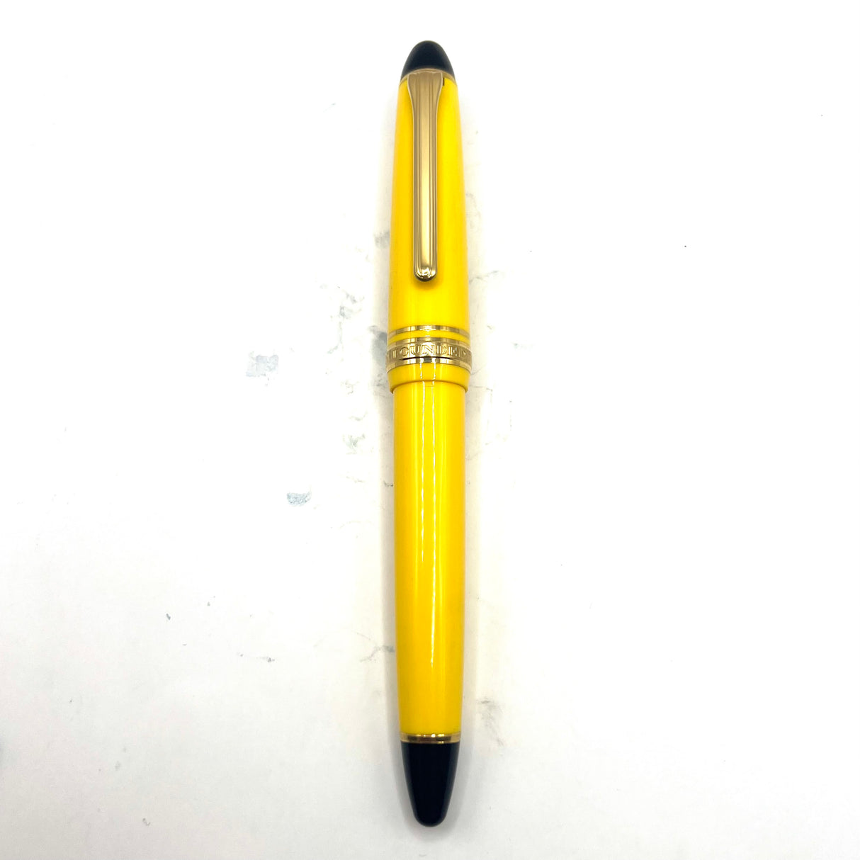 Sailor 1911 Standard Size Yellow Fountain Pen - Medium 18kt Gold Nib