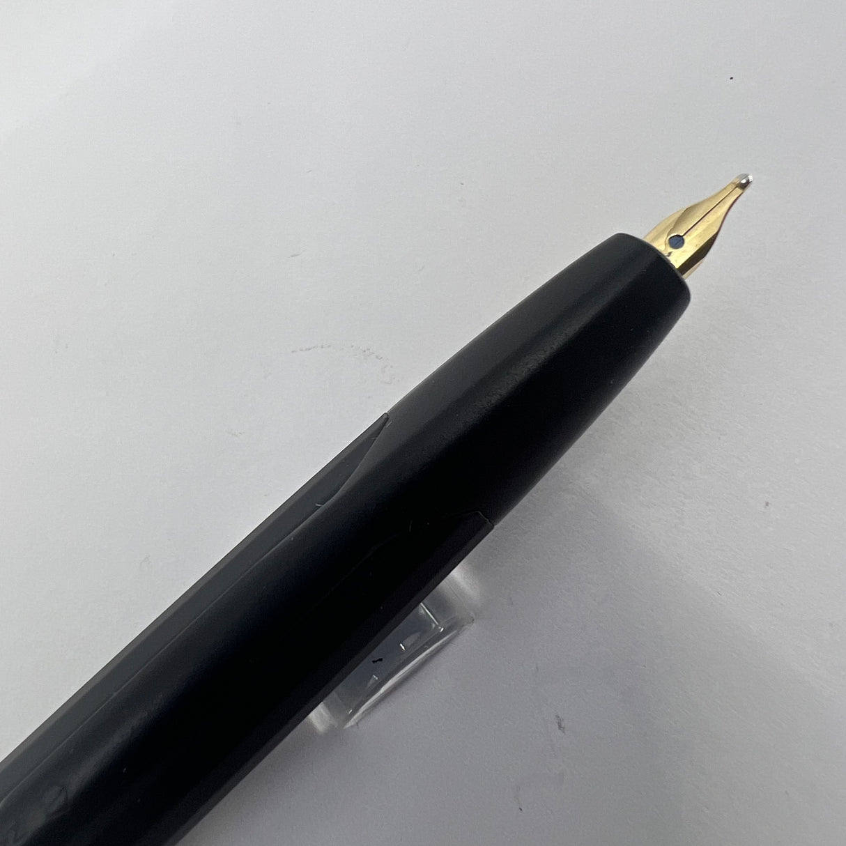 Pilot Namiki Black Matte Vanishing Point Fountain Pen - Classic Style Multi-Facetted Body - 1999 - Broad 14kt Gold Nib