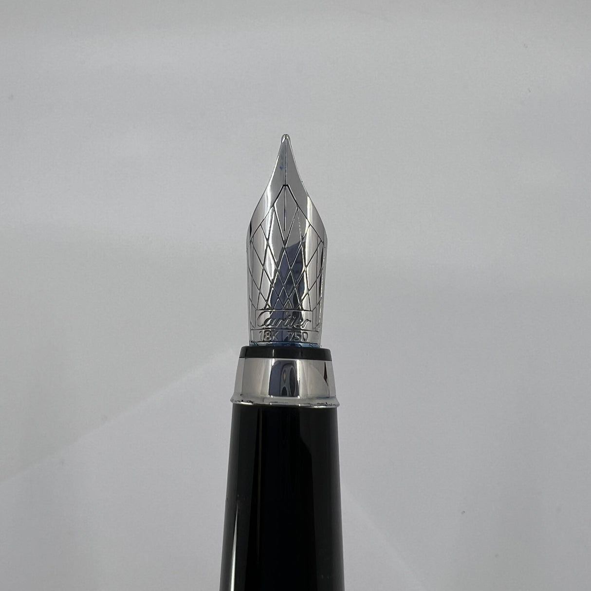 Cartier Roadster Black Composite Fountain Pen - Fine 18kt Gold Nib