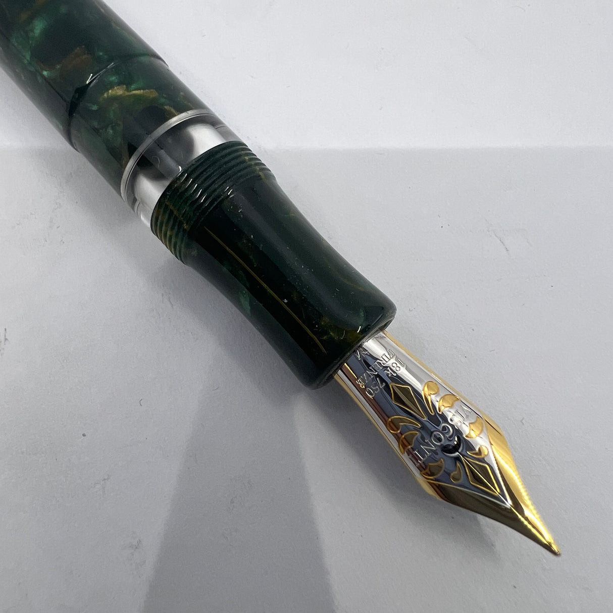 Visconti Grande Green Marbled/Bronze Streaked "Michelangelo" Celluloid Fountain Pen Circa 2000 - Fine 18kt Gold Nib