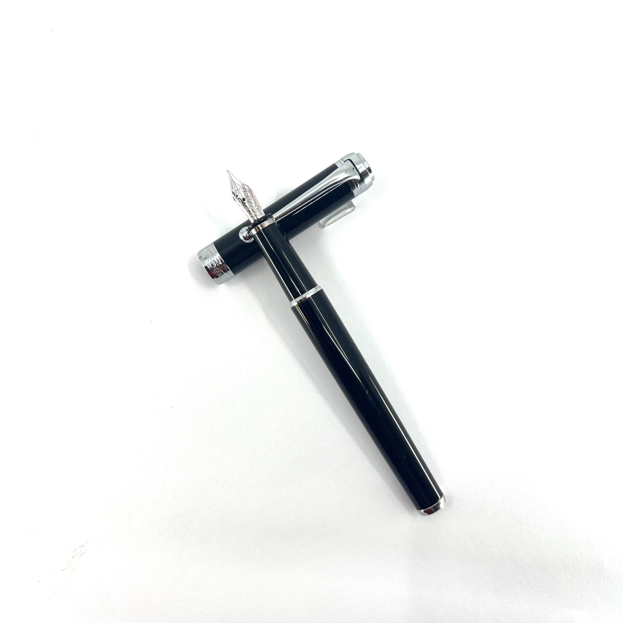 Aurora Talentum Finesse Black CT Fountain Pen - Medium 14kt Gold Nib