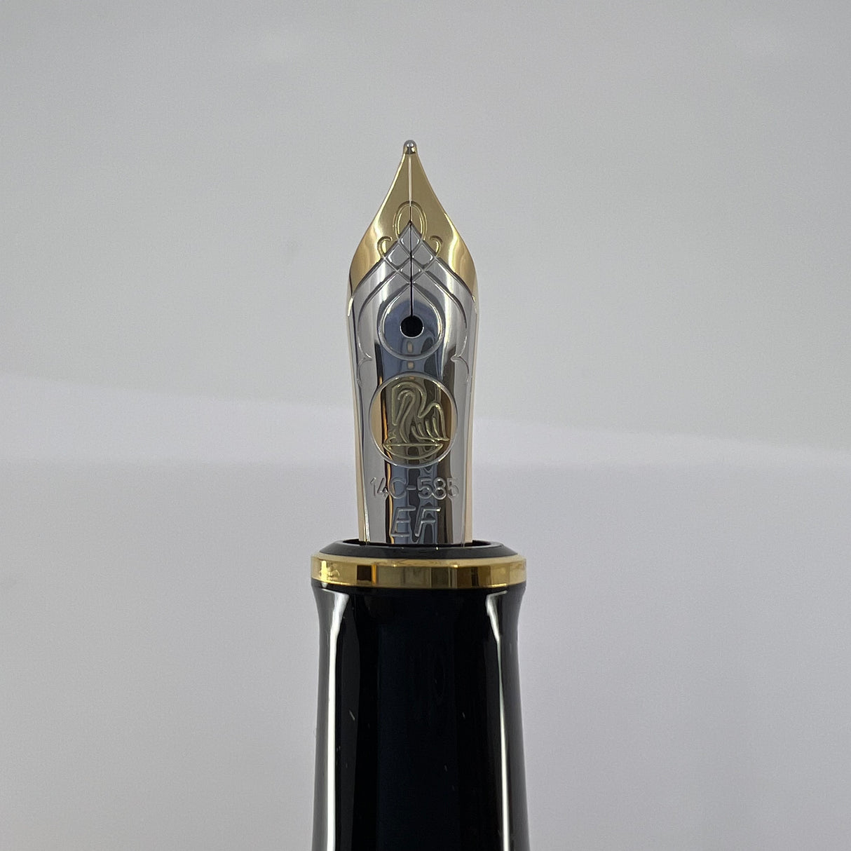 Pelikan M600 Vibrant Orange Fountain Pen - Extra Fine 14kt Gold Nib