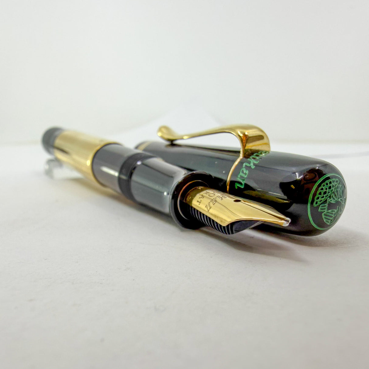 Pelikan 1931 Originals of their Time - 18kt Gold Overlay Limited Edition Fountain Pen - Medium 18kt Gold Nib