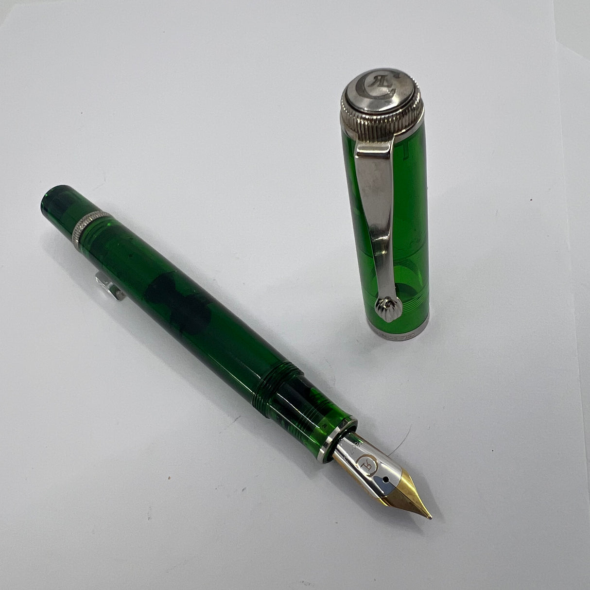 ChronoSwiss RARE Styloscope Green Transparent Limited Edition of 1000 Fountain Pens (M800 Size) Made by Pelikan - Medium 18kt Gold Nib with Additional OB 18kt Nib!! - All Original Packaging