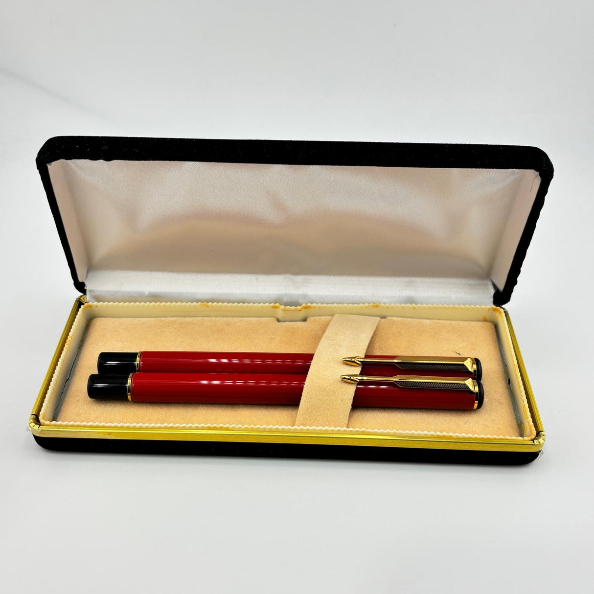 Parker Vintage 88 Metallic Red Set - Roller Ball and Fountain Pen