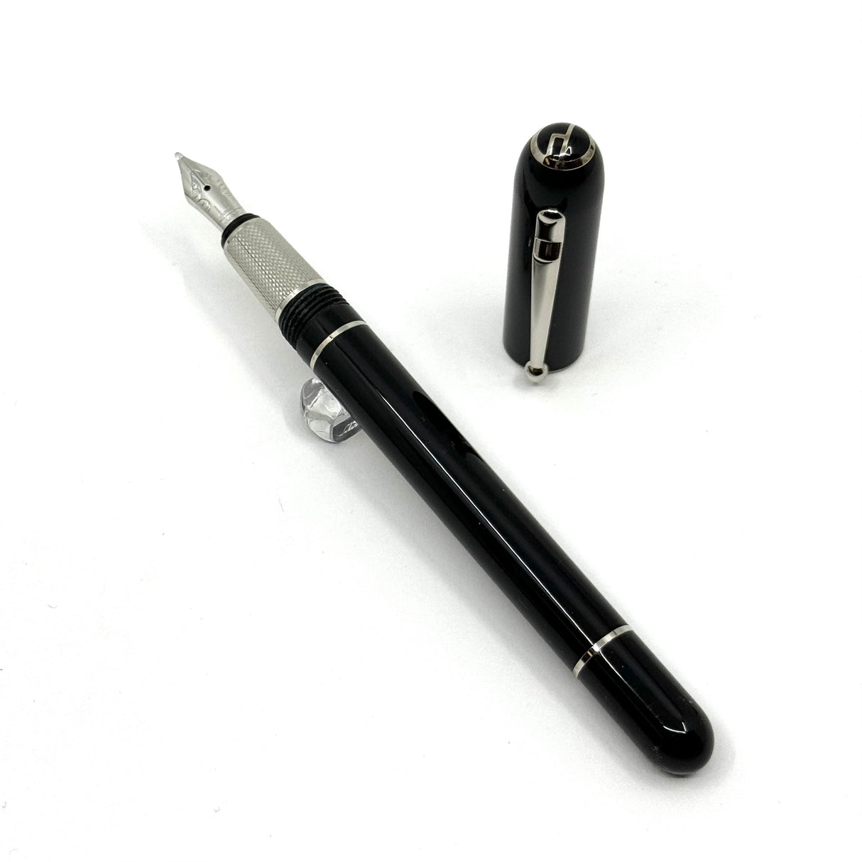 Dunhill Sidecar Black Fountain Pen - Broad 18kt Gold Nib