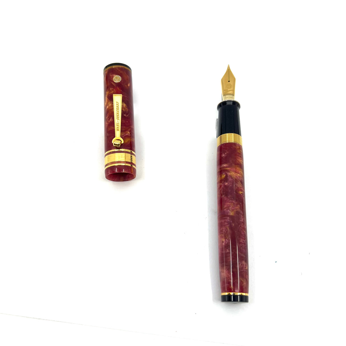 Wahl Eversharp Red Flamenco Decoband Oversized Fountain Pen - Superflex Medium #8 Size 18kt Gold Nib