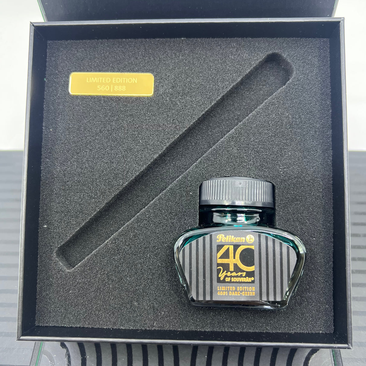 Pelikan Souverän M800 40 Years Anniversary Limited Edition Fountain Pen - Medium 18kt Gold Nib