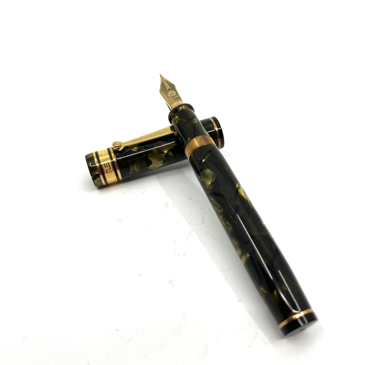 Wahl-Eversharp Oversized Decoband in Omas "Saft Green" Celluloid Fountain Pen