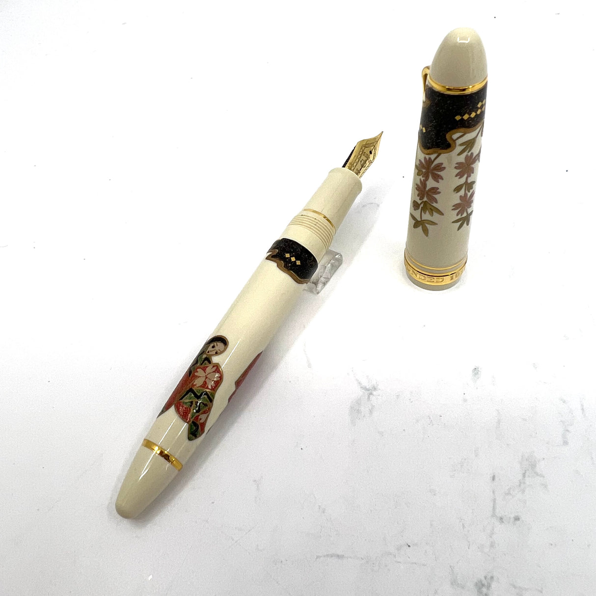 Sailor Profit Maki-e Tale of Genji White Fountain Pen