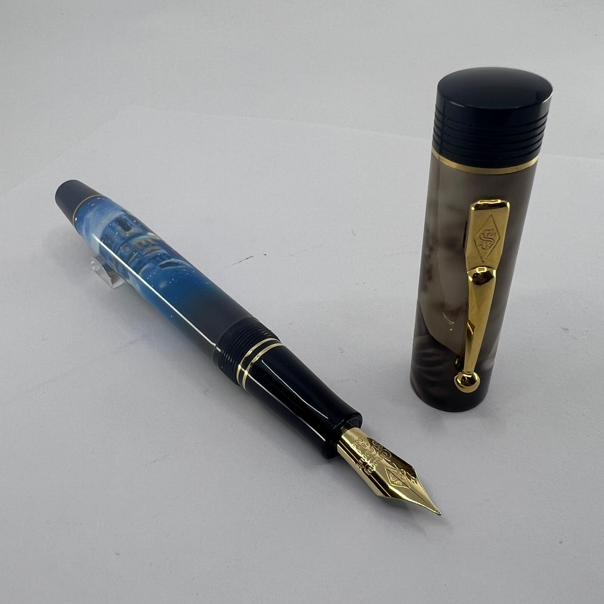 Conway-Stewart UK Charles Dickens "A Christmas Carol" Limited Edition Hand Painted Fountain Pen   -  Fine 18kt Gold Nib  - Number 1 of Only 8 Pens Made (2006)!!!