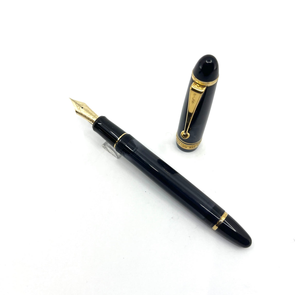Pilot Custom 823 "Smoke" (Transparent Gray) Demonstrator Fountain Pen - Medium 14kt Gold Nib