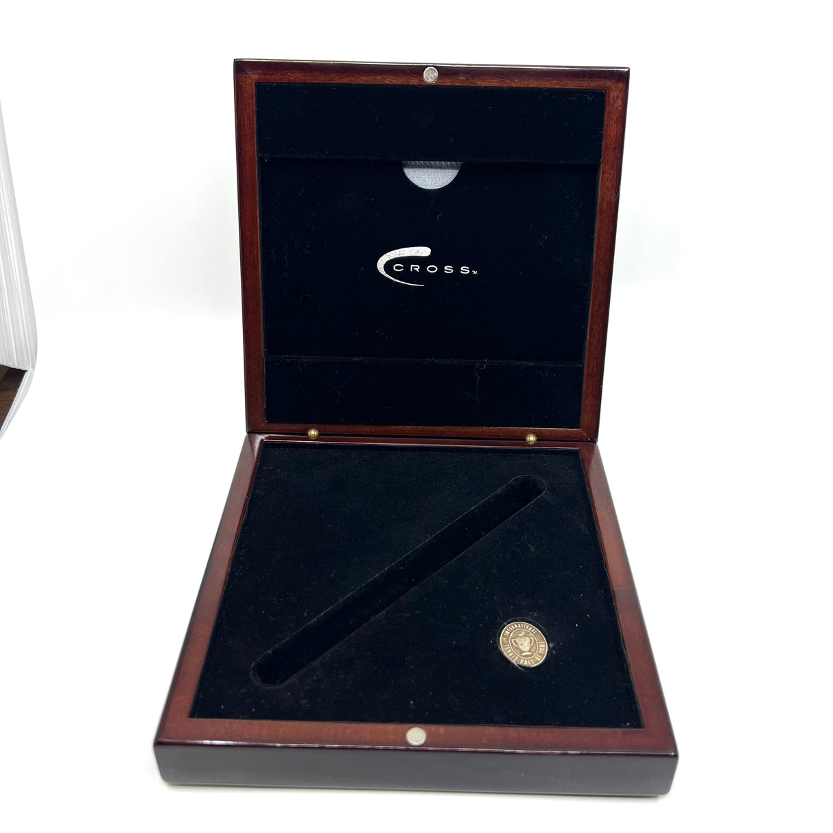 Cross Tennis Hall of Fame Sterling Silver Limited Edition Fountain Pen - Medium 18kt Gold Nib