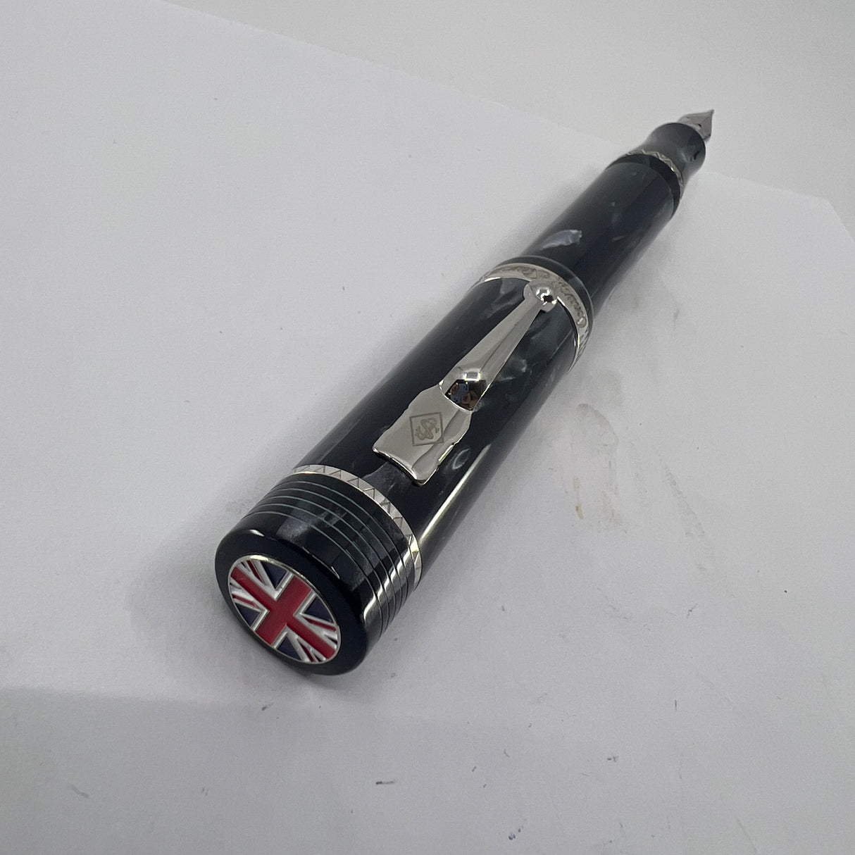 Conway Stewart Churchill "Sir Winston" London Smoke Gray Celluloid Fountain Pen Limited Edition - Flexible Fine 18kt Gold Nib