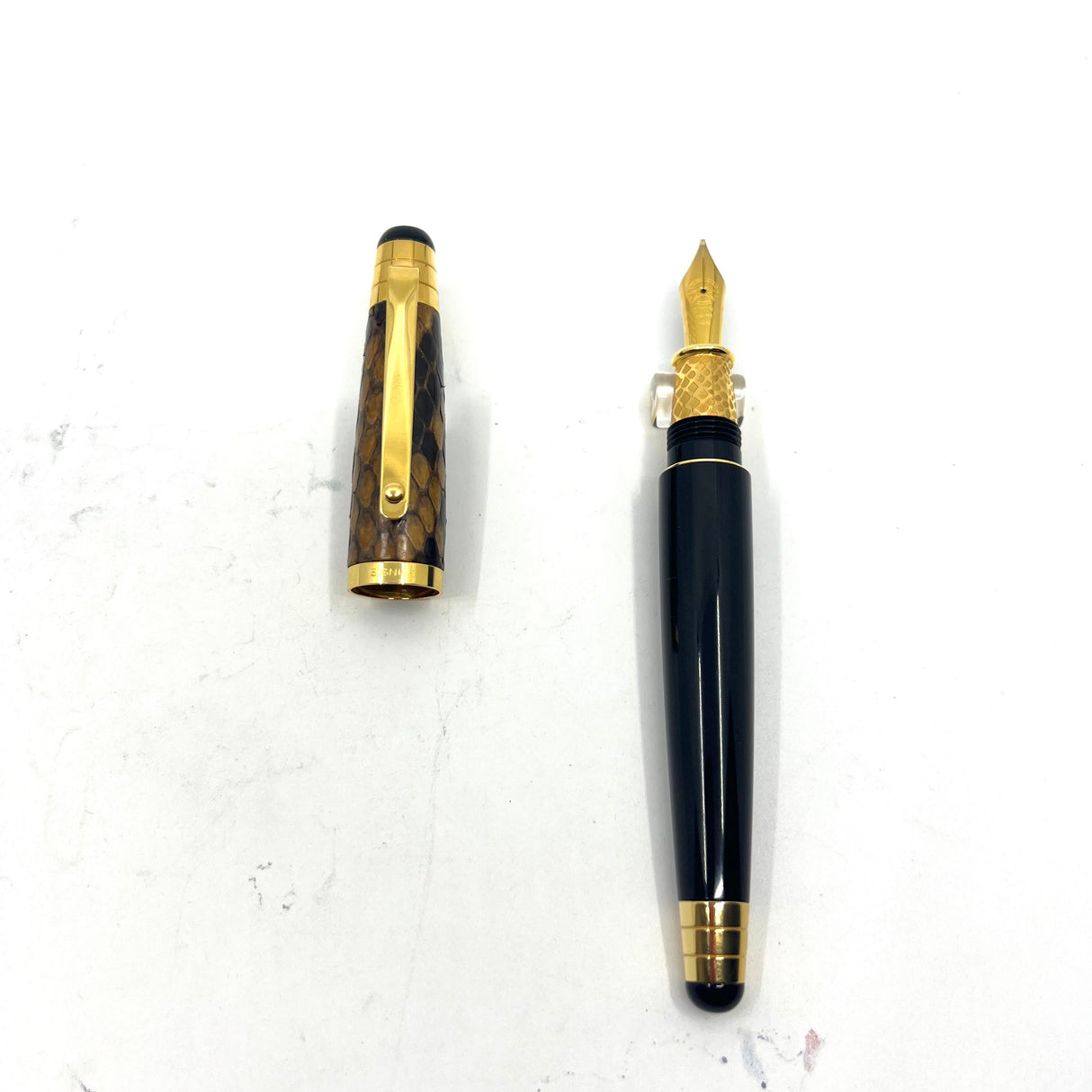 Signum (Italy) Black/Cocoa Python Skin Fountain Pen