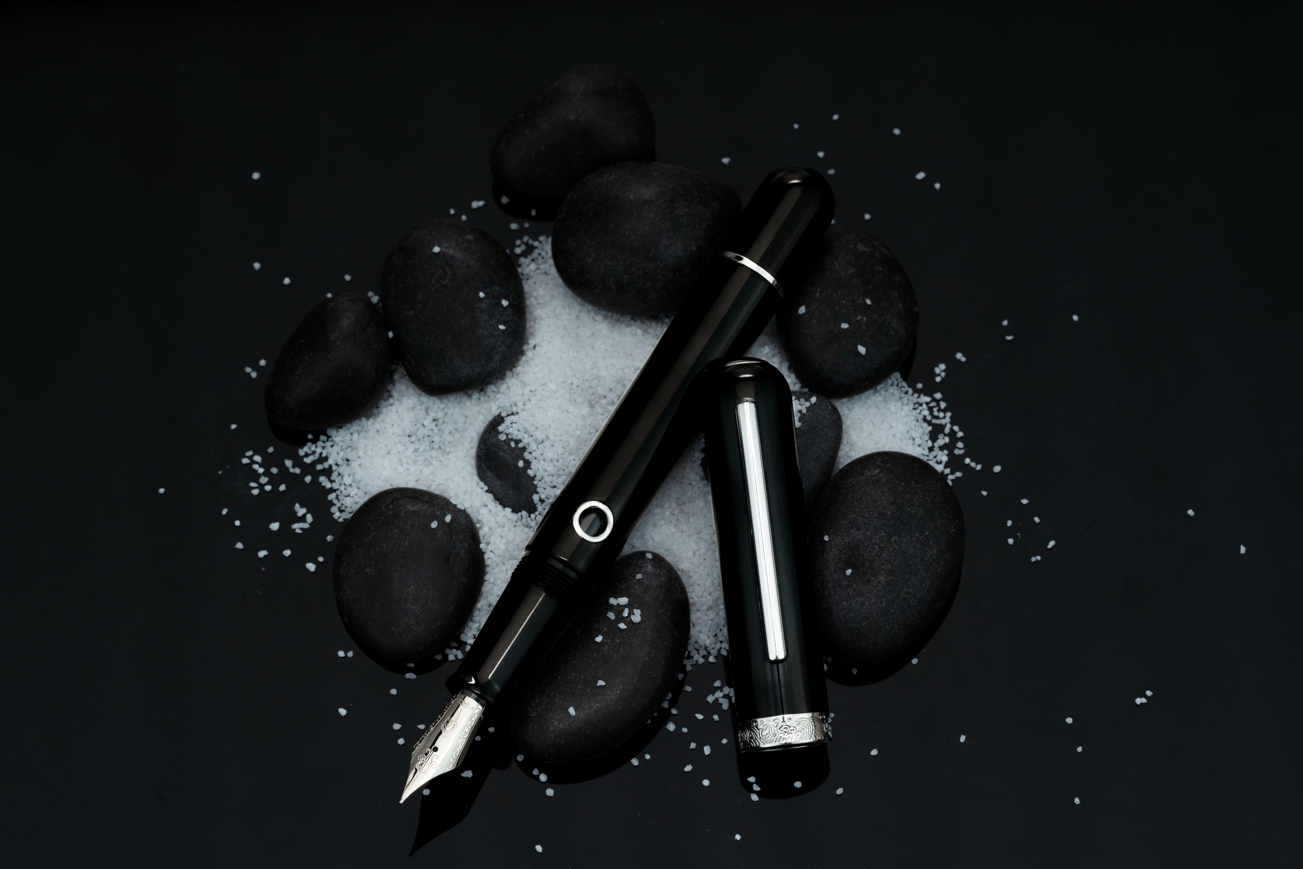 Nahvalur Nautilus Cephalopod Silver - Fountain Pen