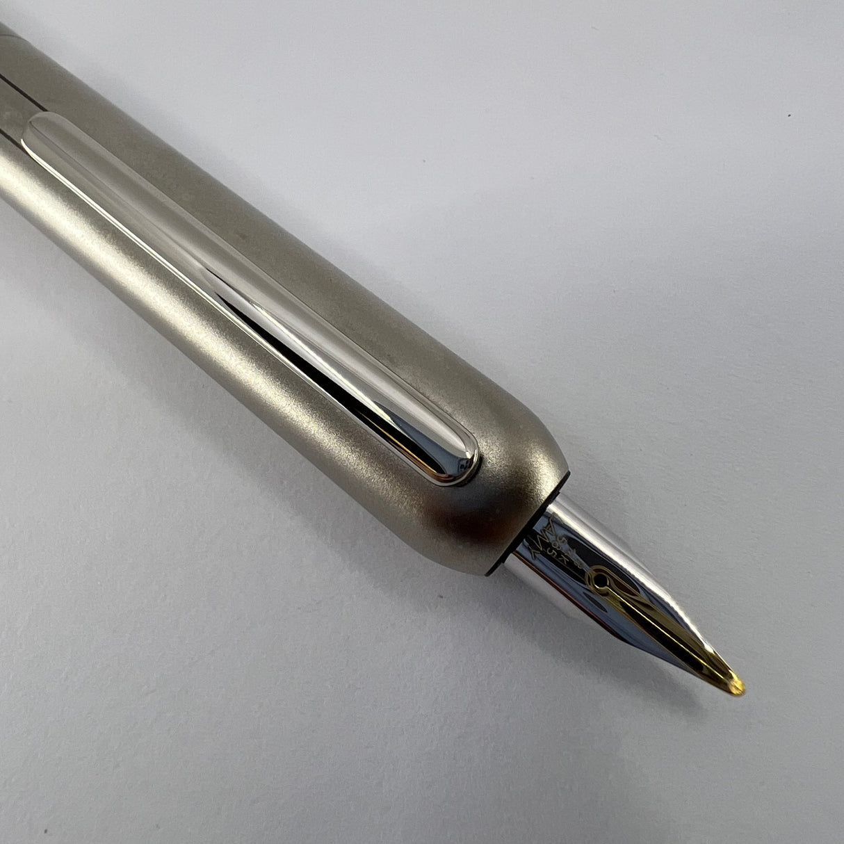 Lamy Dialog 3 Retractable Nib Fountain Pen - Broad 14kt Gold Nib