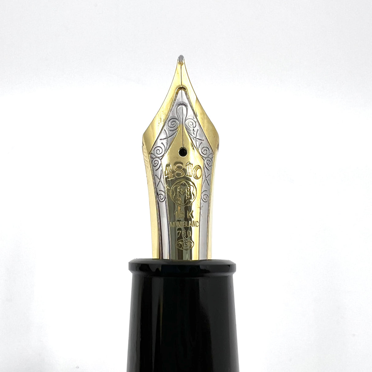 Montblanc Ernest Hemingway Writer's Limited Edition Fountain Pen - Fine 18kt Gold Nib