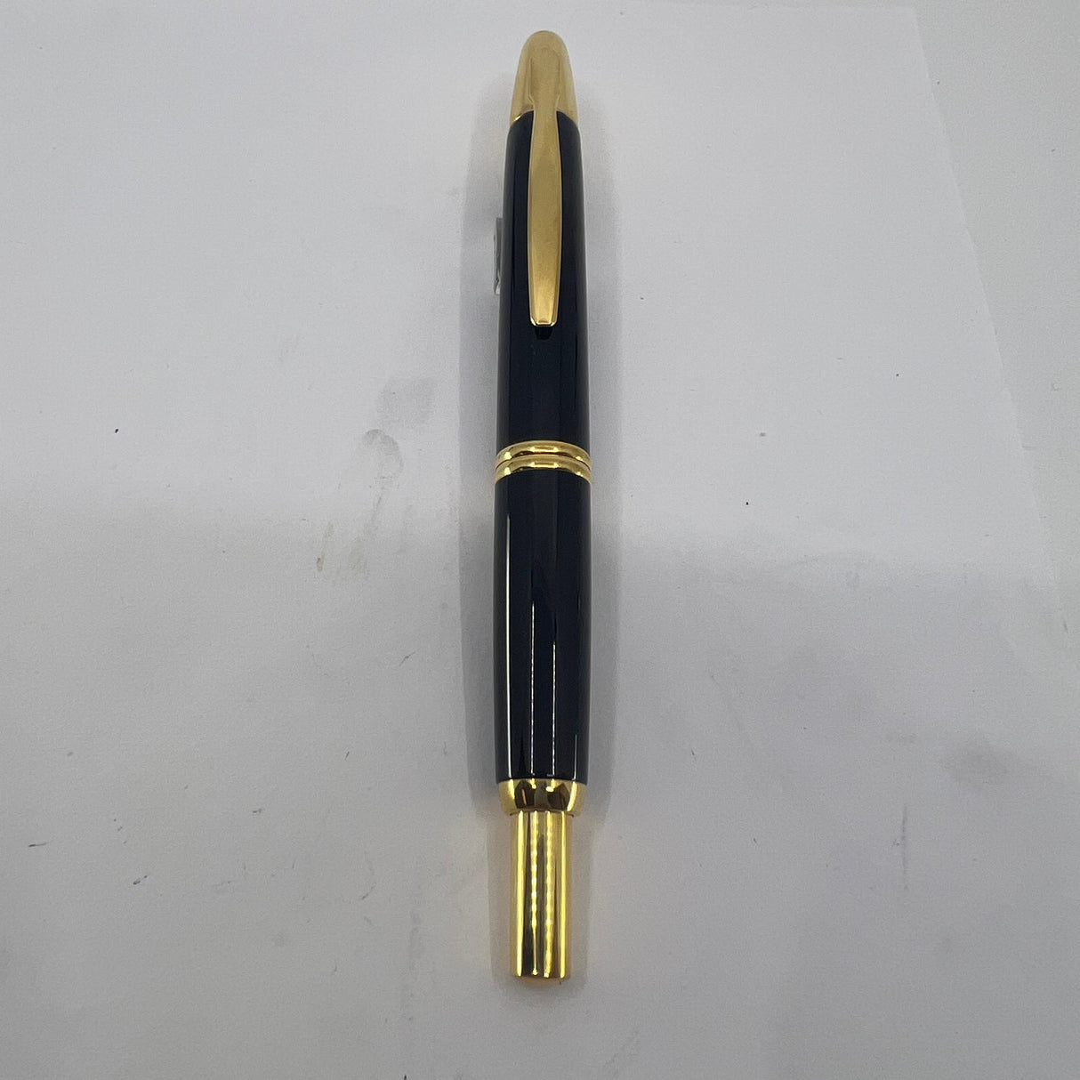 Pilot Vanishing Point Black Retractable Fountain Pen - Medium 14kt Gold Nib